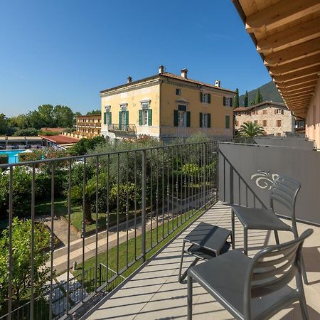 Regina Del Garda Suite Toscolano Maderno Bagian luar foto