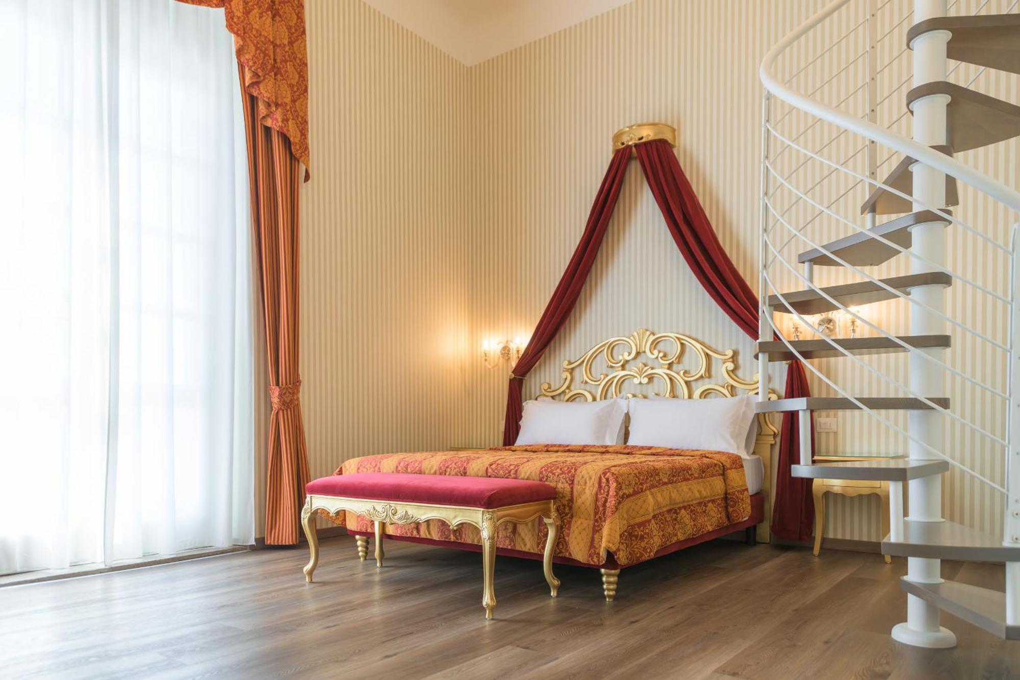 Regina Del Garda Suite Toscolano Maderno Bagian luar foto